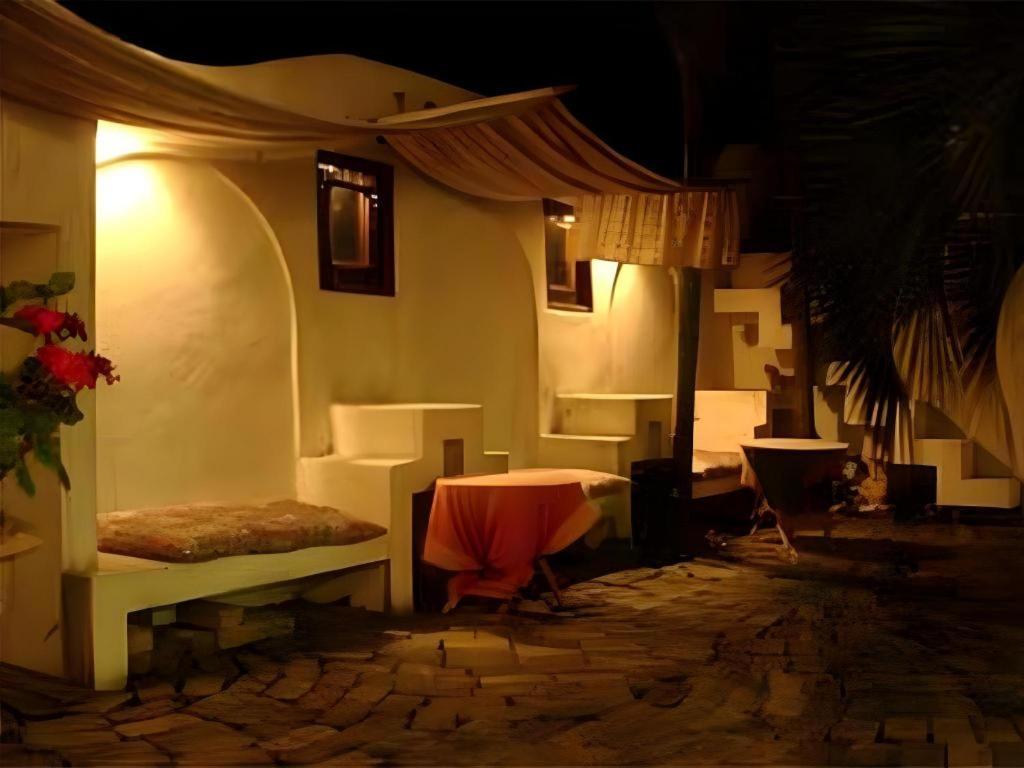 Arabian Art Hotel & Gallery 御宿町 エクステリア 写真