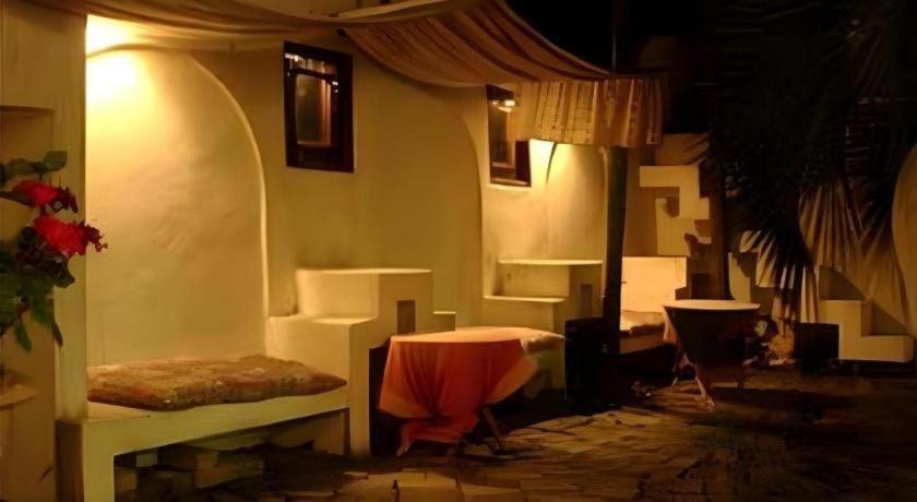 Arabian Art Hotel & Gallery 御宿町 エクステリア 写真